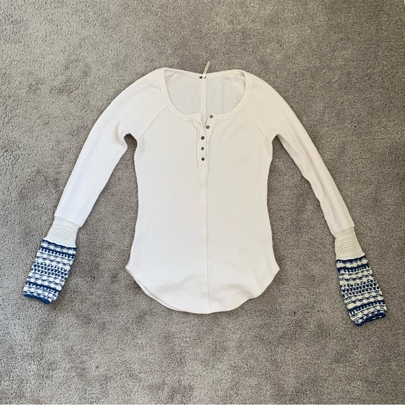 Free People Ski Lodge Newbie Thermal Decorative Cuff - Picture 3 of 3